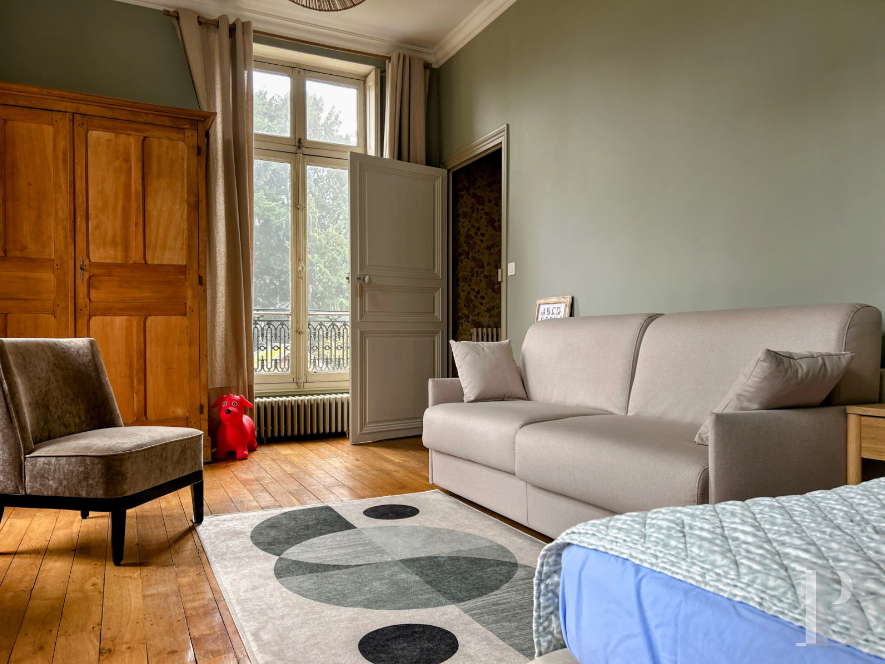 En Saône-et-Loire, au cœur de la ville d’Autun, une demeure d’inspiration palladienne dans un parc de près d’un hectare - photo  n°14